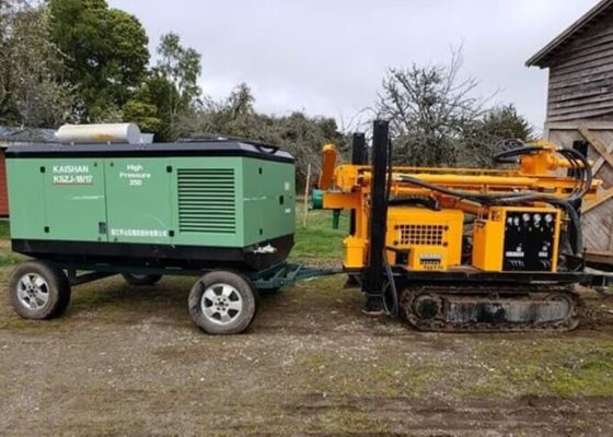 400m van Diesel Hydraulische het Waterput die Kruippakjedth Rig With Compresor Drill Pipe boren